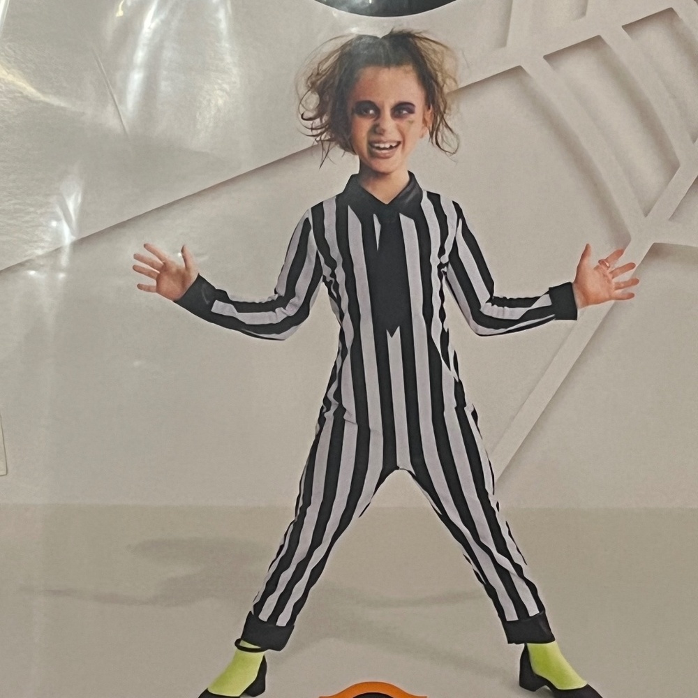 🎪 Striped Jumpsuit Costume –> Circus Chic / Mime / Prisoner Vibes